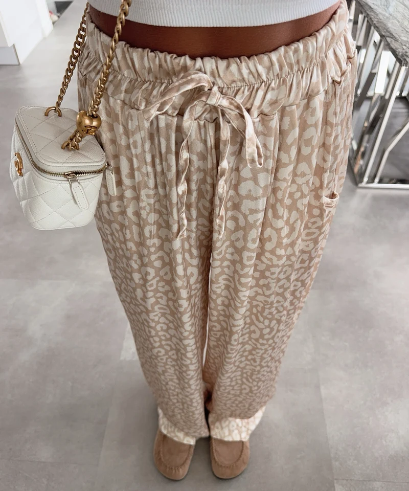 Satin Hose Leo Print Beige
