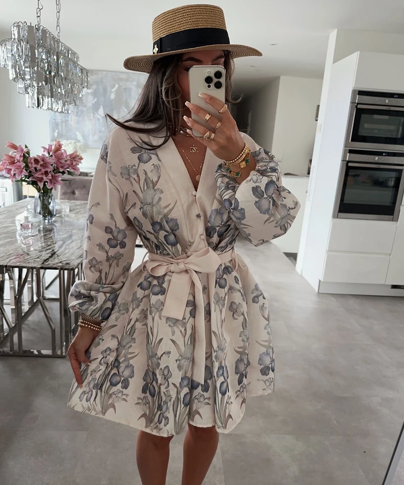 Kleid Loua Blume Beige