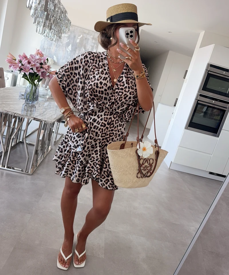 Leo Kleid Pelita