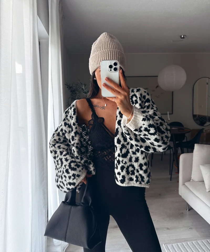 Cardigan Lira Schwarz Leo