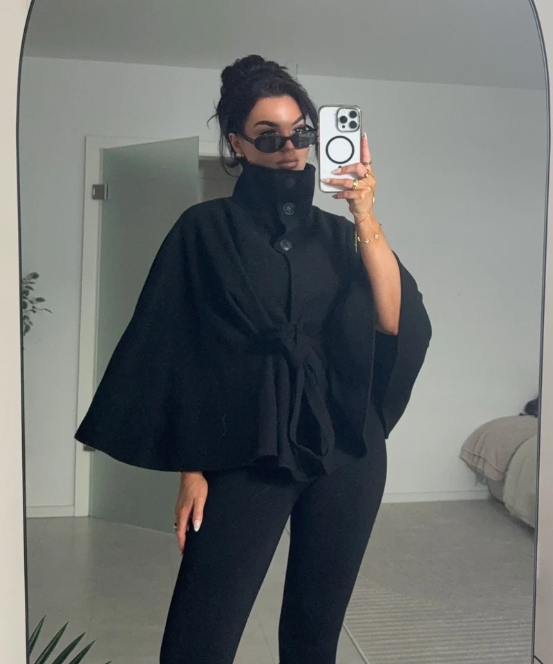 Poncho Karah Schwarz