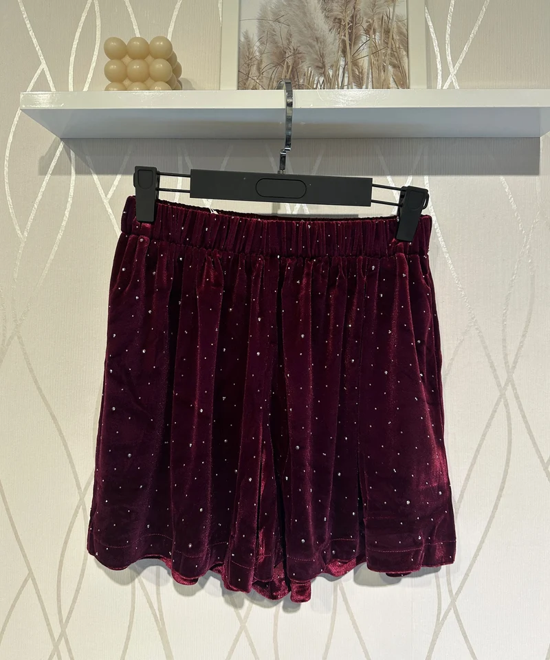 Samt Shorts Lia mit Strass Weinrot
