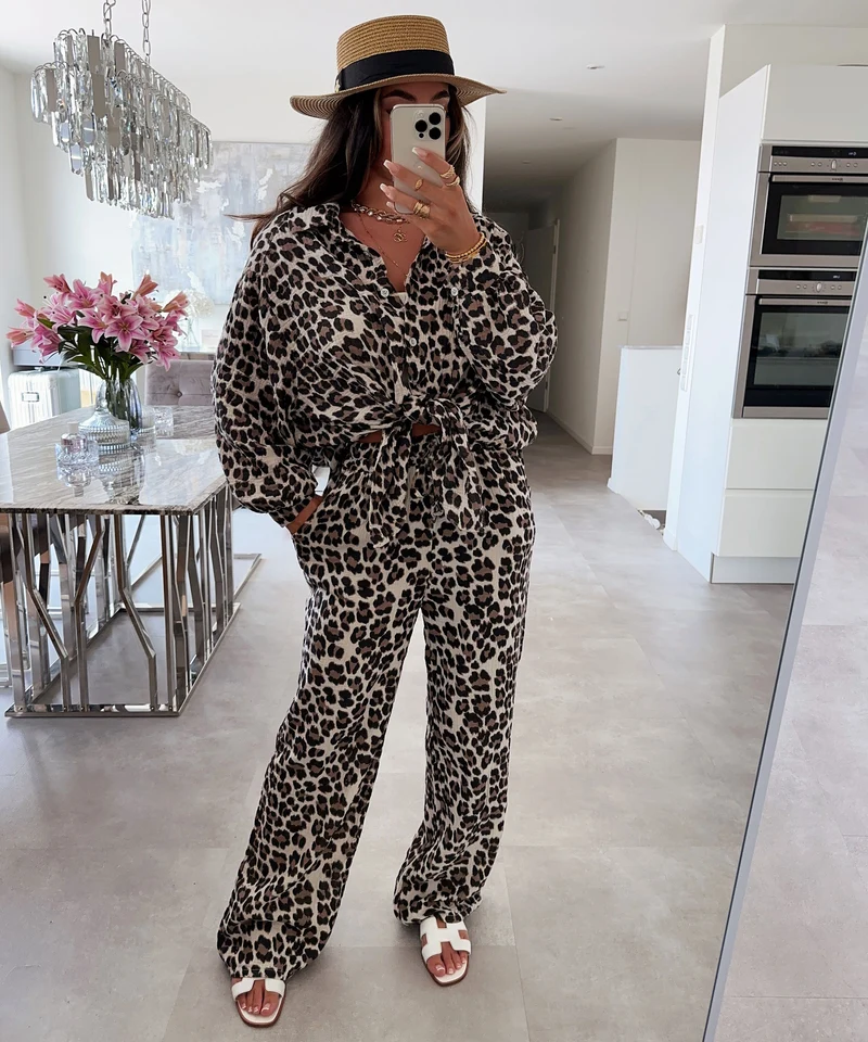 Oversize Musselin Bluse Freya Leo Braun Kurz