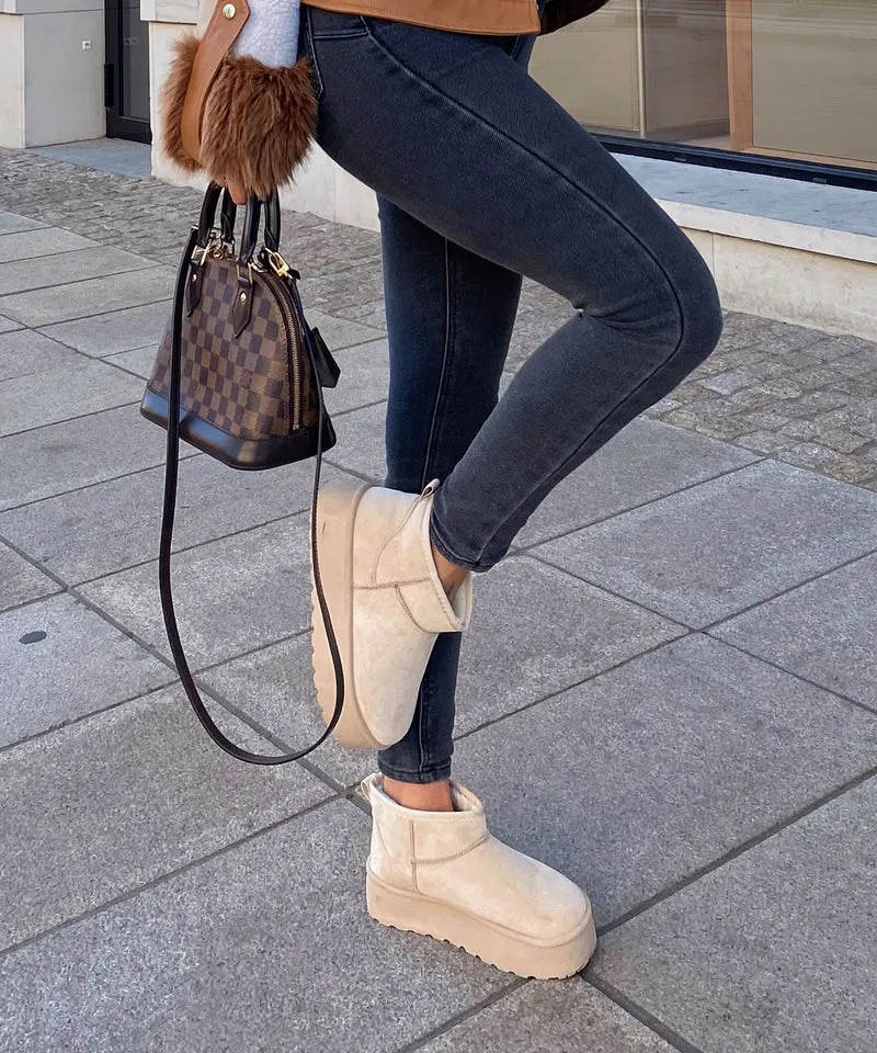Gefütterte Plateau Boots Nina Beige