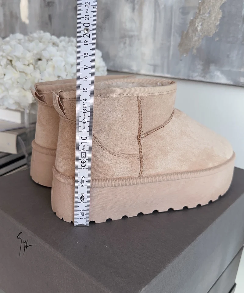 Gefütterte Plateau Boots Nina Beige