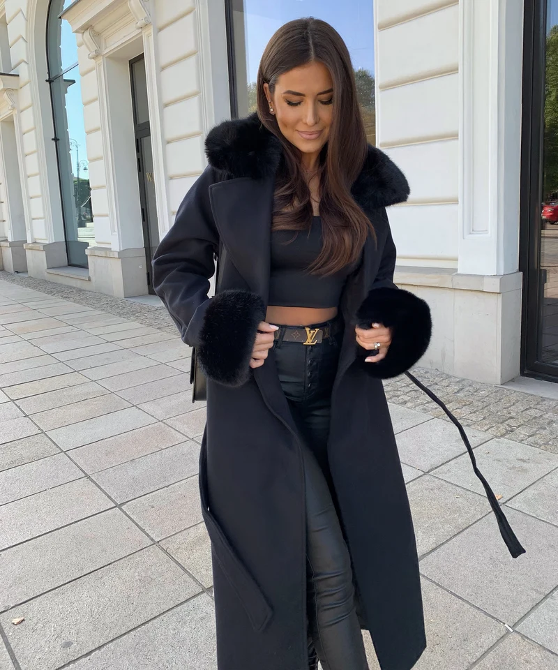 Mantel Jolie mit Felldetails Schwarz