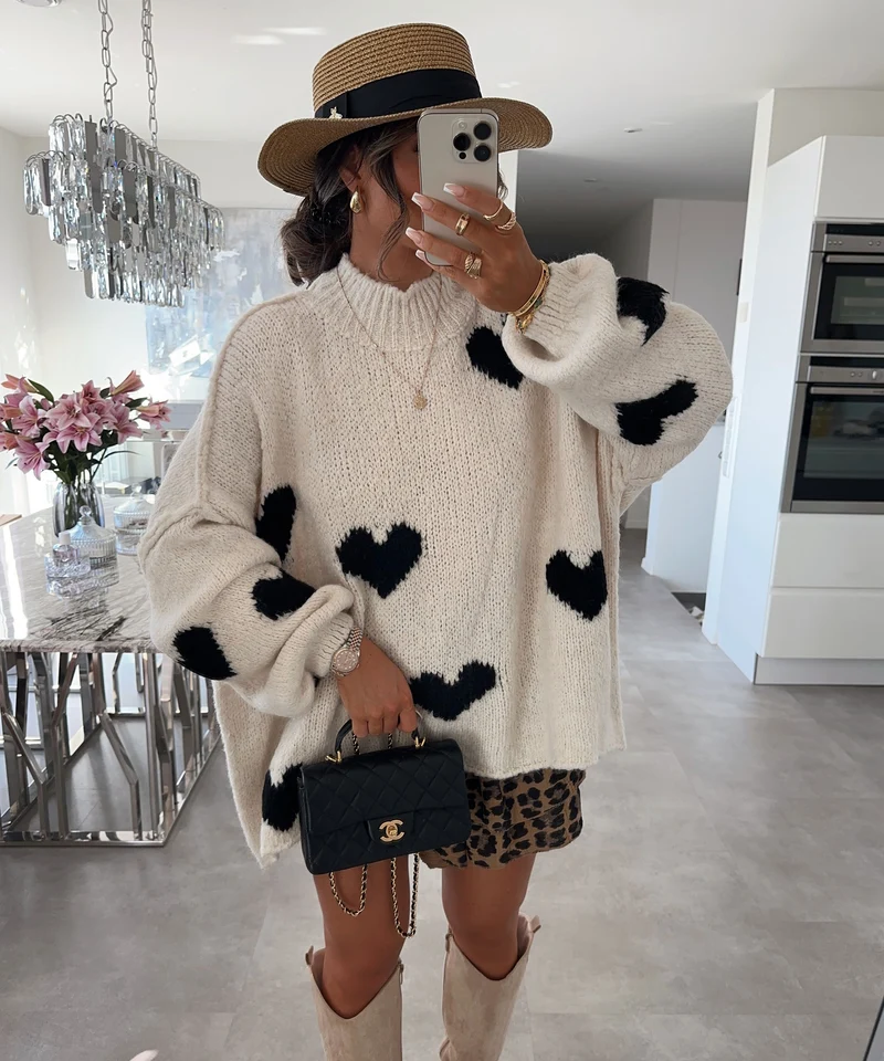 Oversize Pullover Nata Herz Beige Schwarz